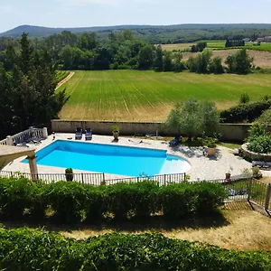 mas-de-lassagne.hotels-rhonealpes.com/